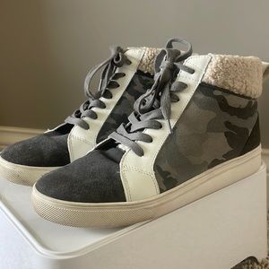 Blondo Gulia Waterproof Faux fur mid sneaker